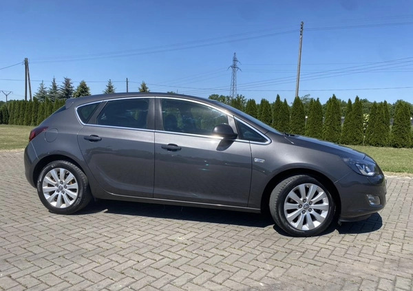 Opel Astra cena 26900 przebieg: 200000, rok produkcji 2011 z Kutno małe 781